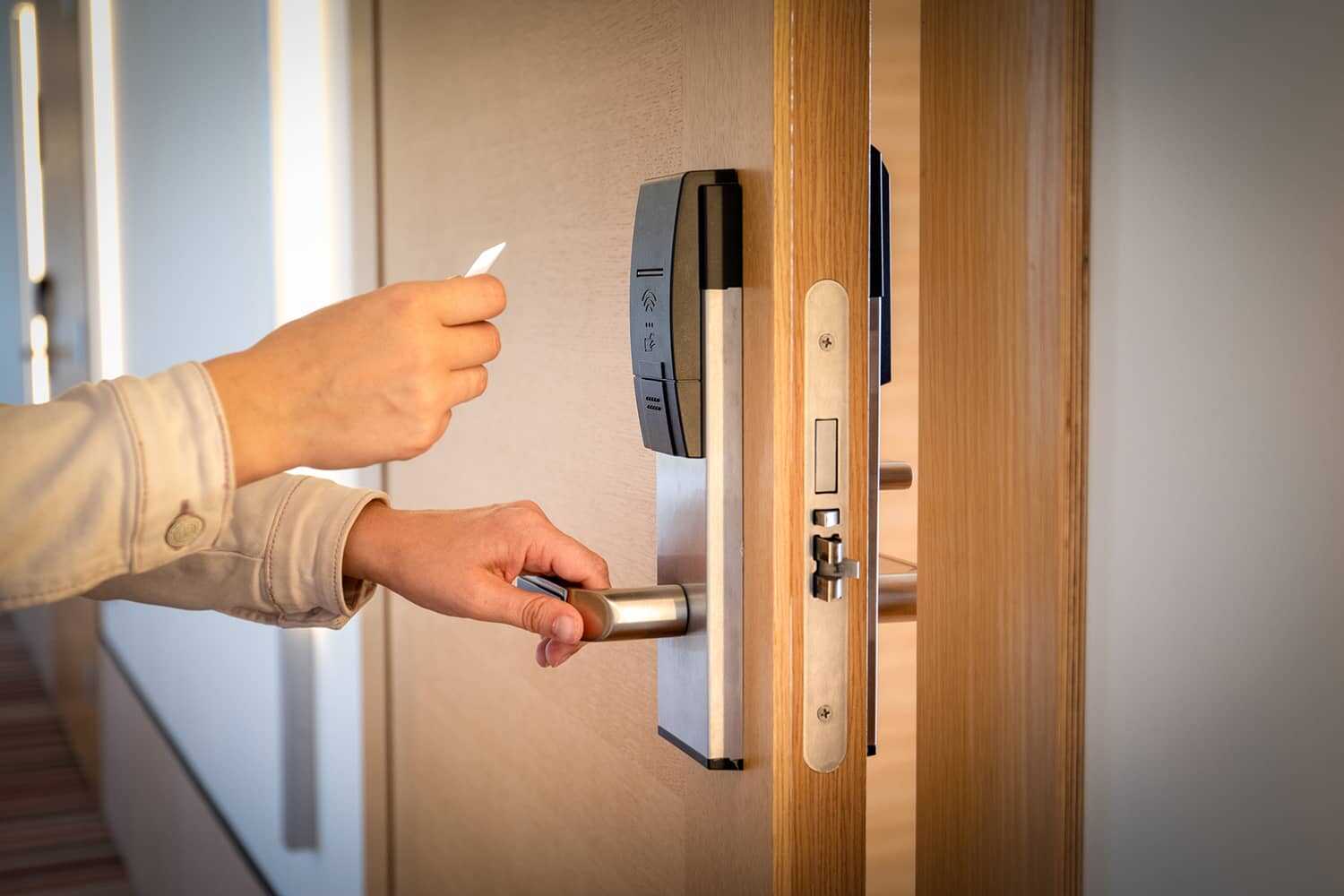 Những lưu ý khi mua khóa cửa điện tử thông minh